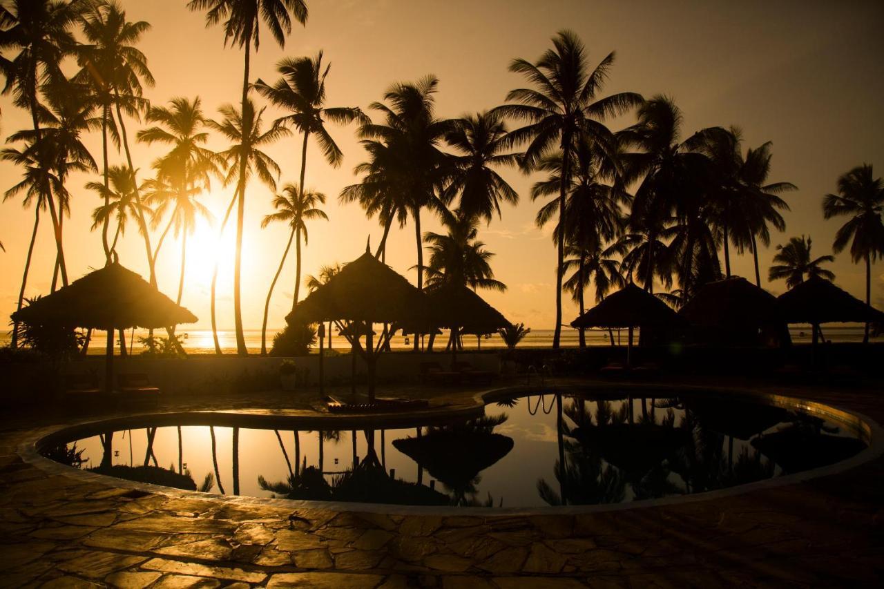 Antonio Beach Tree House Hotel & Spa Uroa Exterior photo