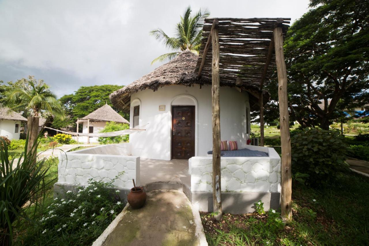 Antonio Beach Tree House Hotel & Spa Uroa Exterior photo