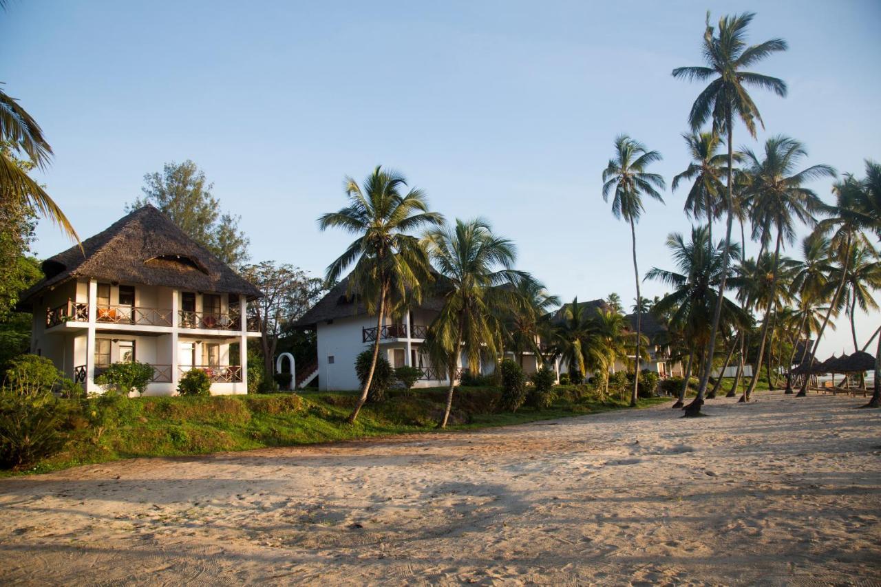 Antonio Beach Tree House Hotel & Spa Uroa Exterior photo