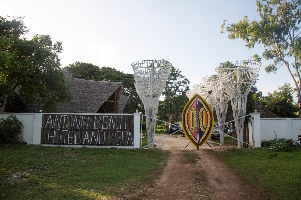 Antonio Beach Tree House Hotel & Spa Uroa Exterior photo