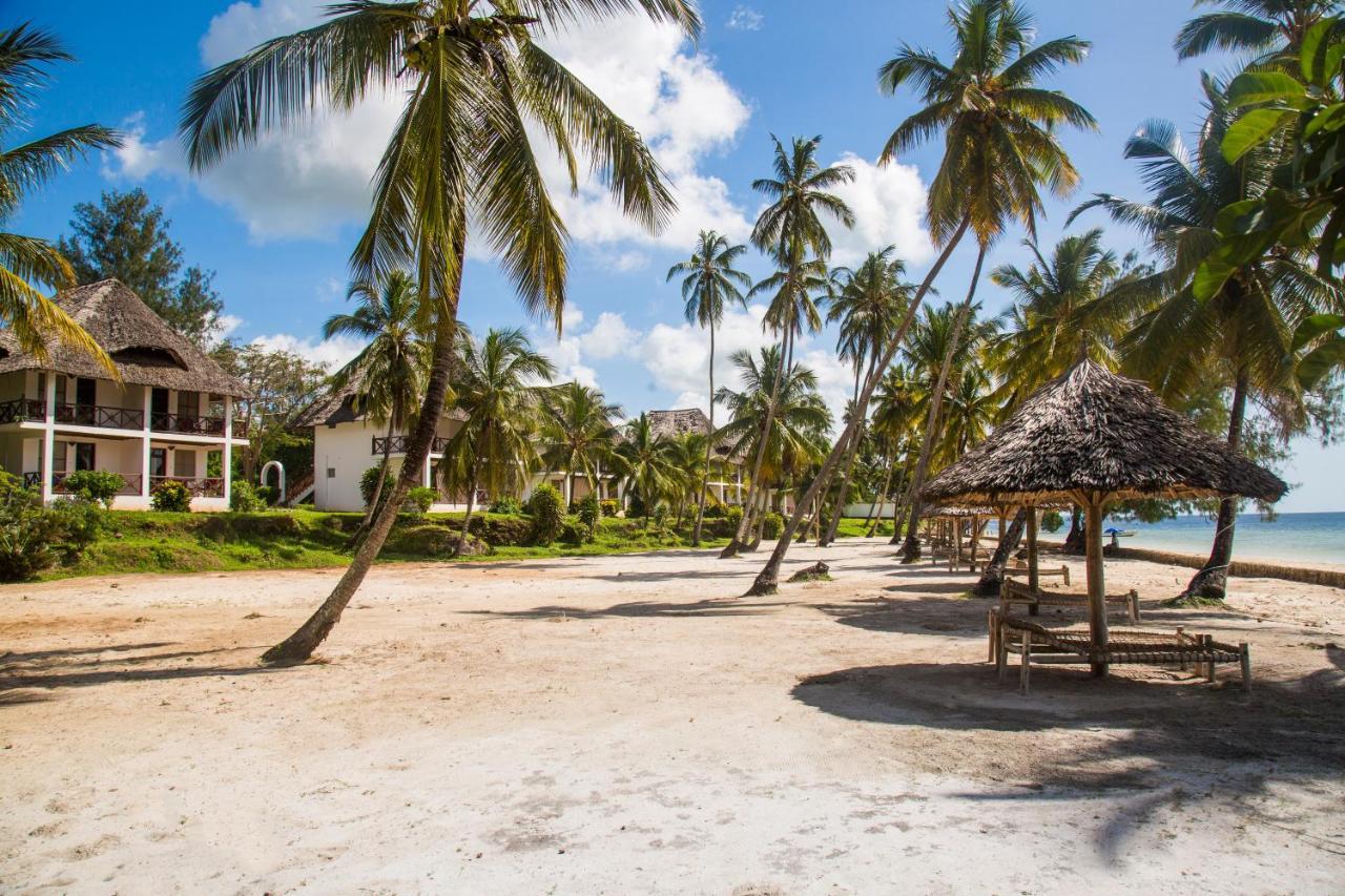 Antonio Beach Tree House Hotel & Spa Uroa Exterior photo