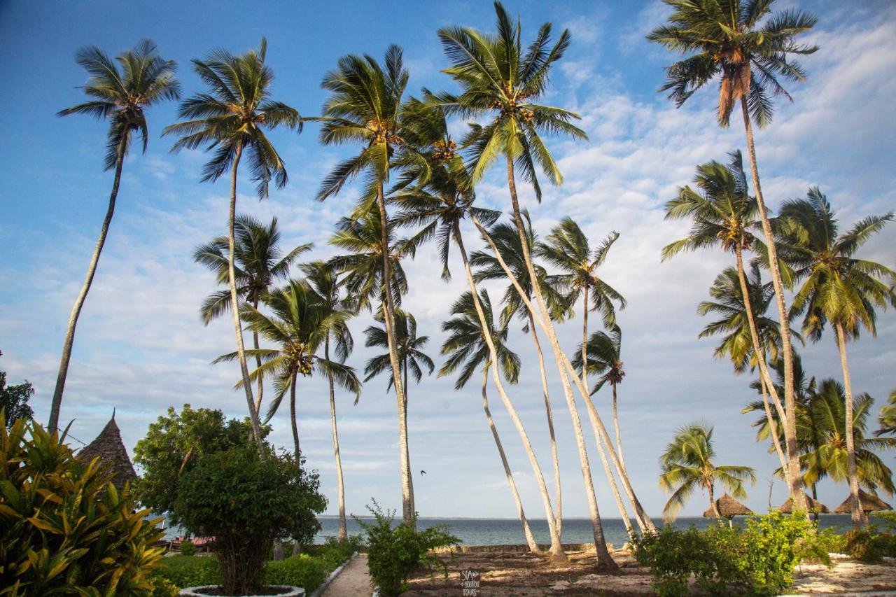 Antonio Beach Tree House Hotel & Spa Uroa Exterior photo