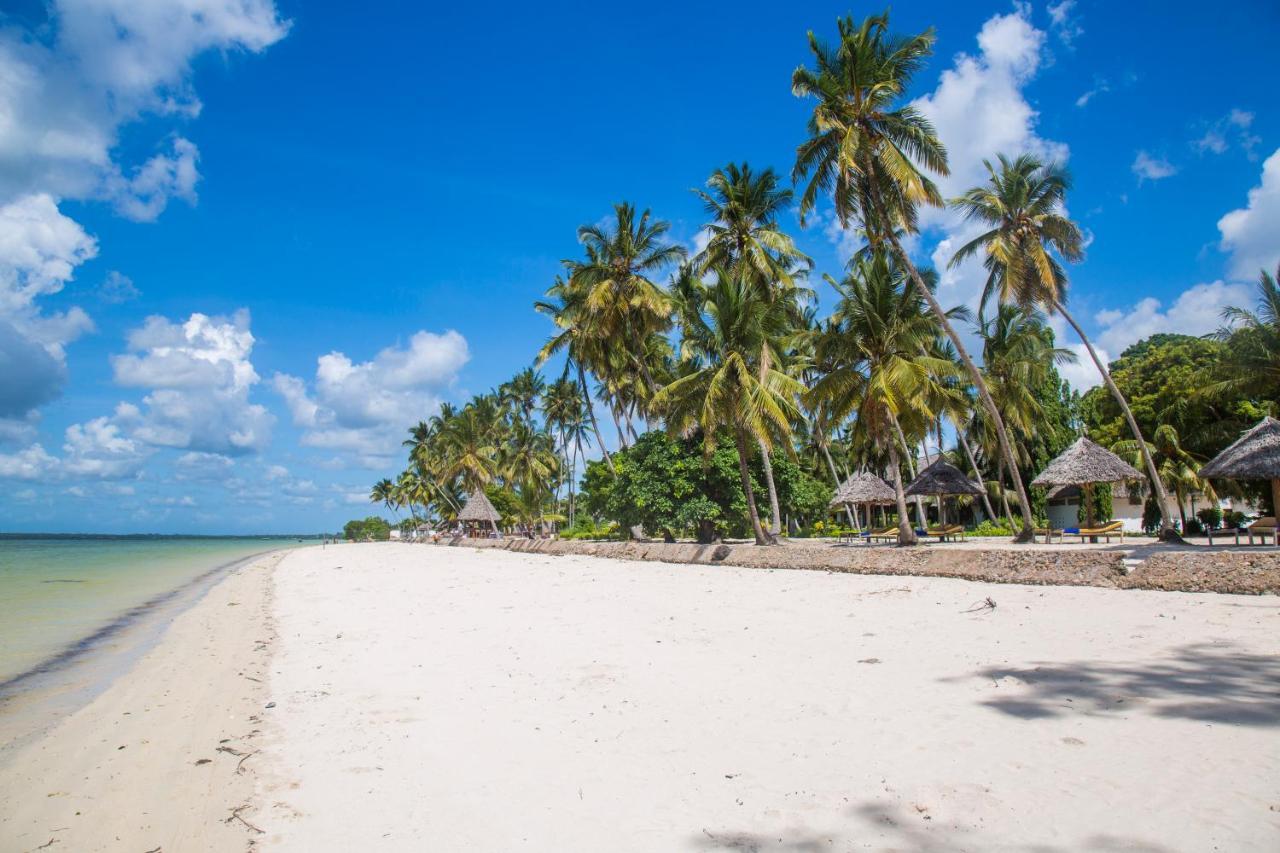 Antonio Beach Tree House Hotel & Spa Uroa Exterior photo