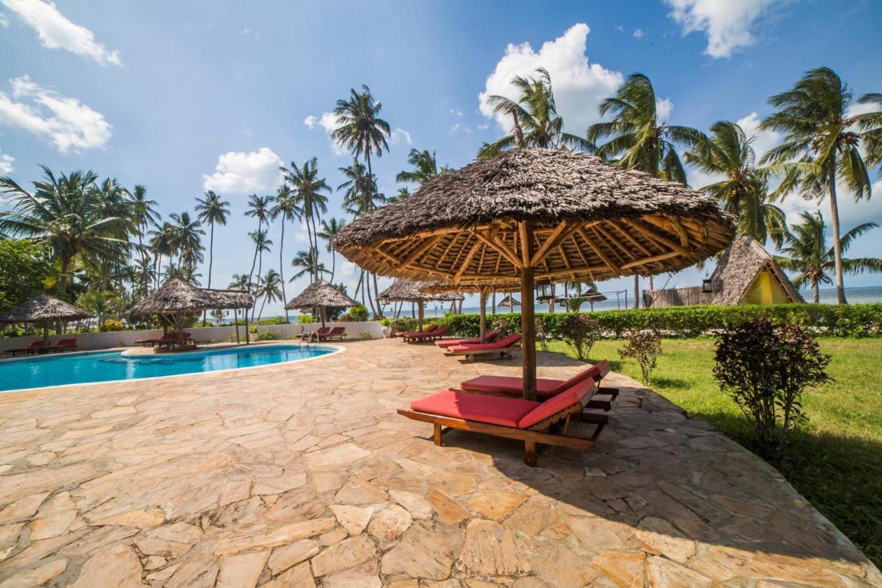 Antonio Beach Tree House Hotel & Spa Uroa Exterior photo