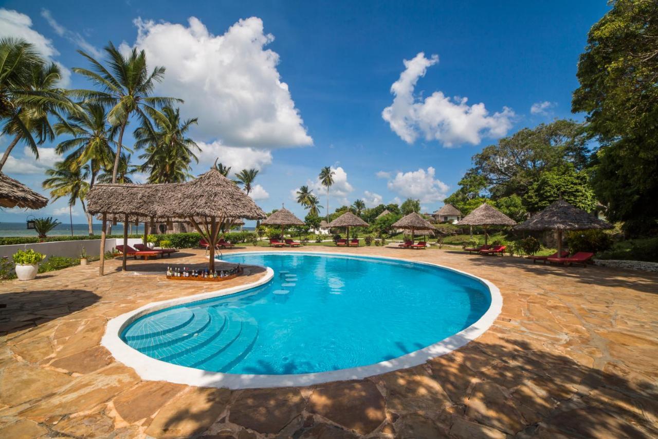 Antonio Beach Tree House Hotel & Spa Uroa Exterior photo