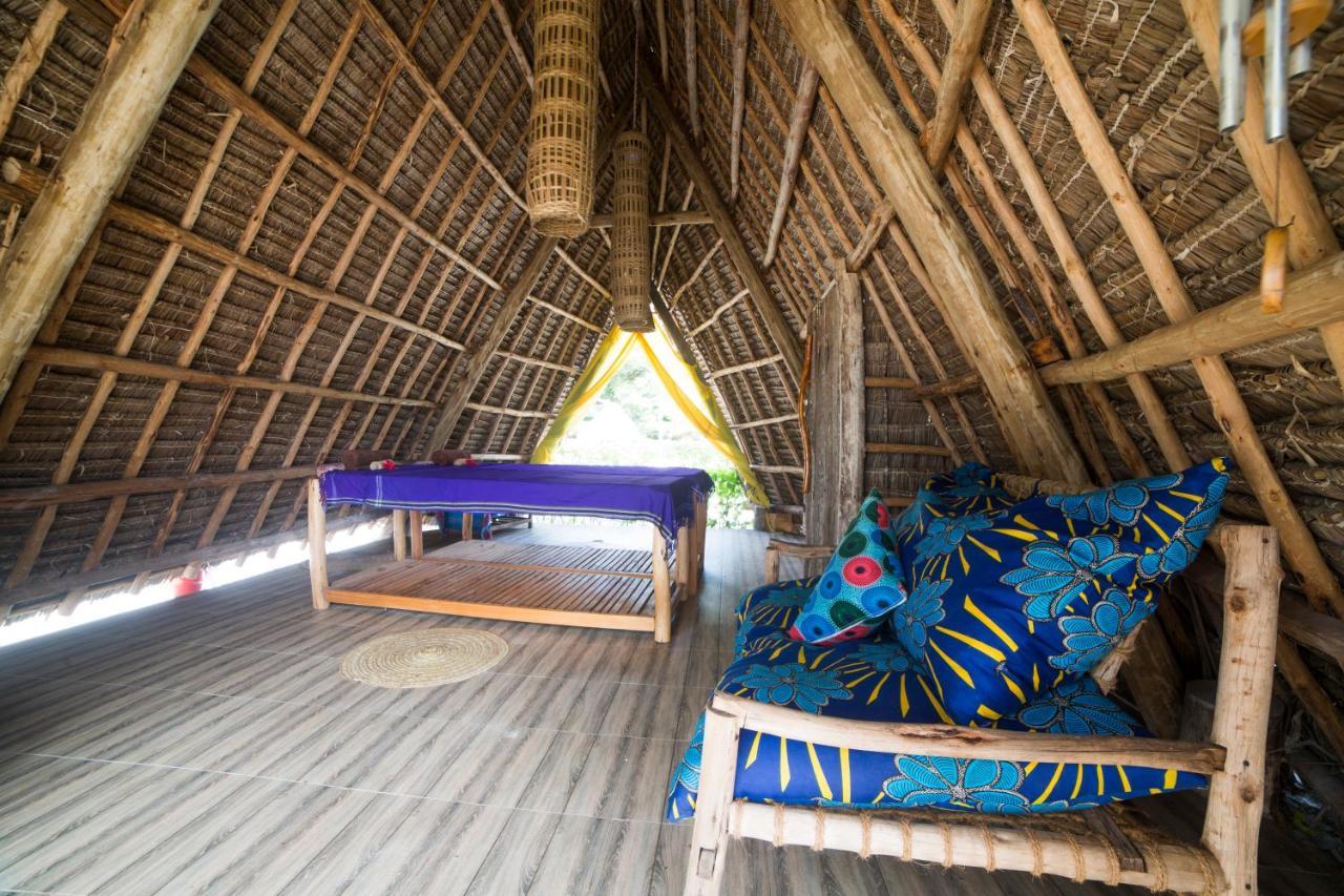 Antonio Beach Tree House Hotel & Spa Uroa Exterior photo