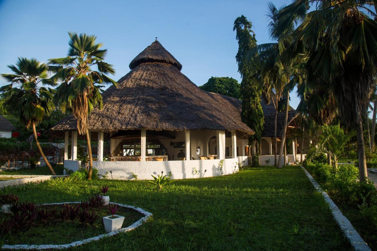 Antonio Beach Tree House Hotel & Spa Uroa Exterior photo