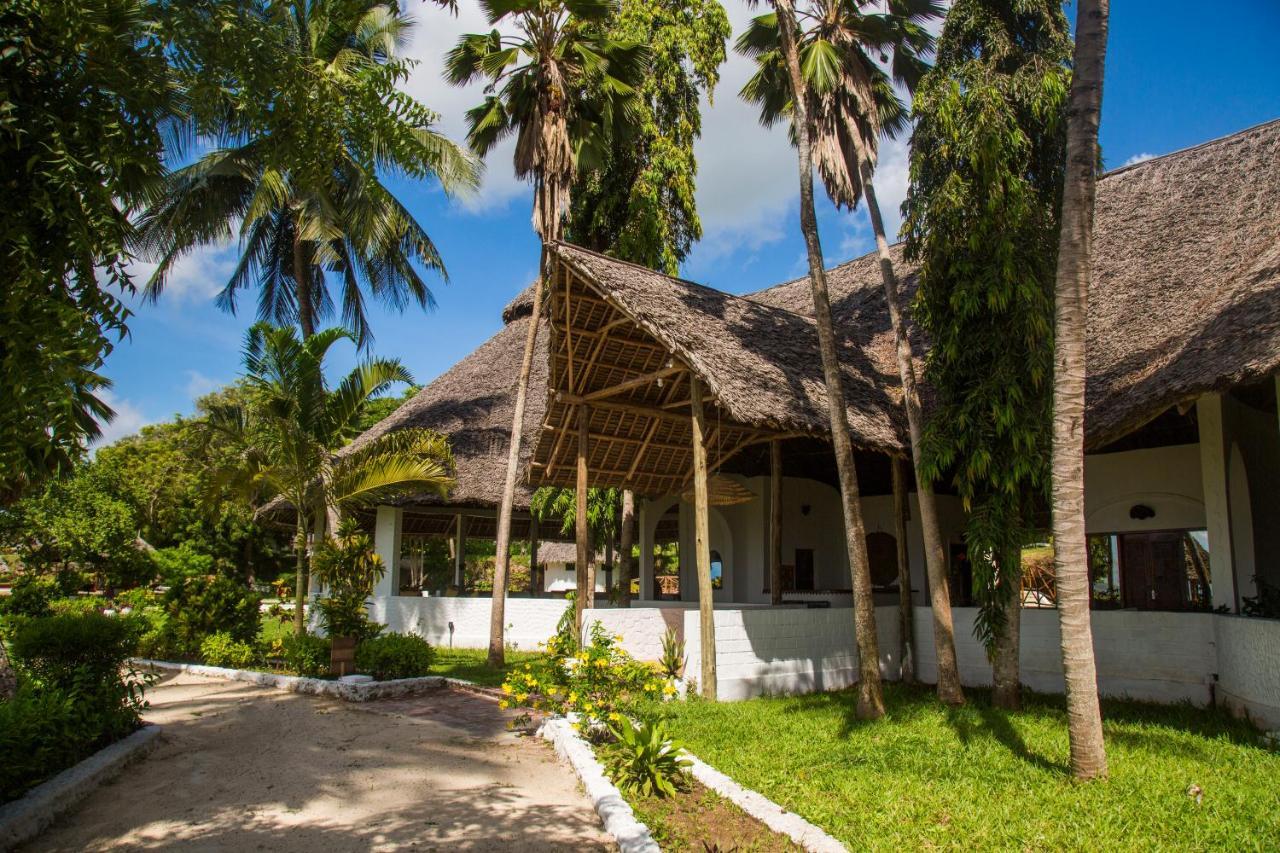Antonio Beach Tree House Hotel & Spa Uroa Exterior photo
