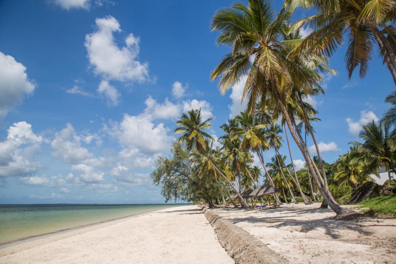 Antonio Beach Tree House Hotel & Spa Uroa Exterior photo